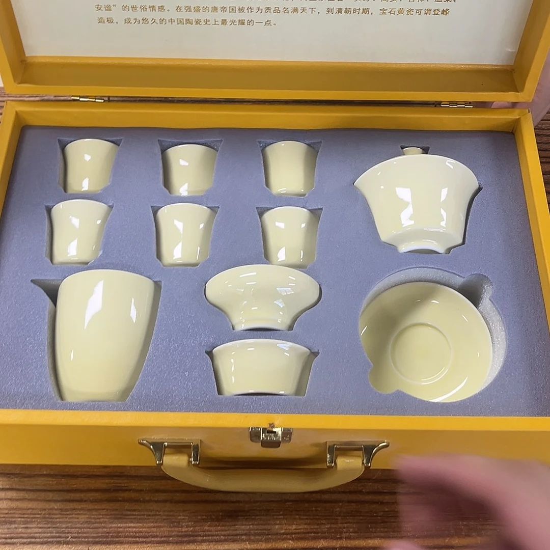 孤品茶具套装等。