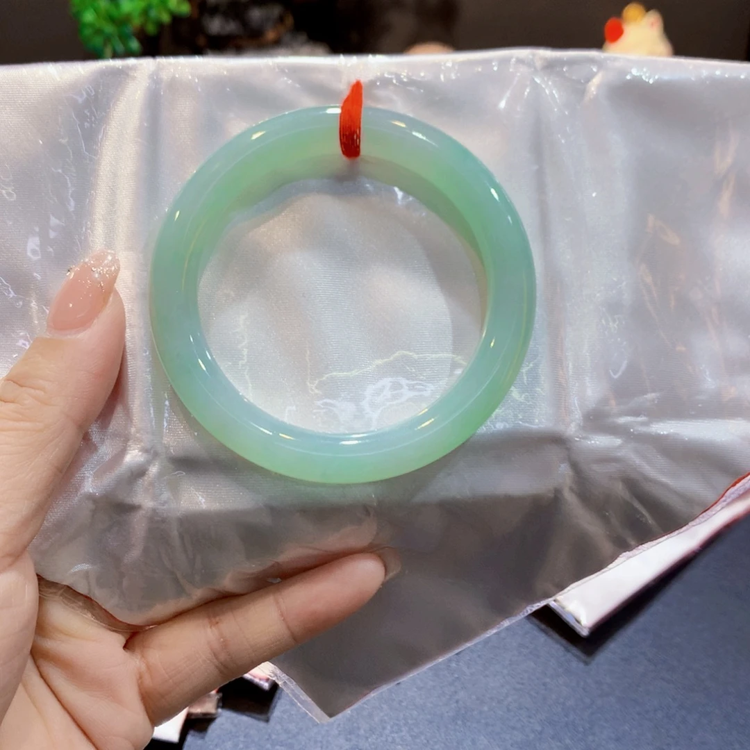 翡翠未镶嵌手镯翡翠手镯