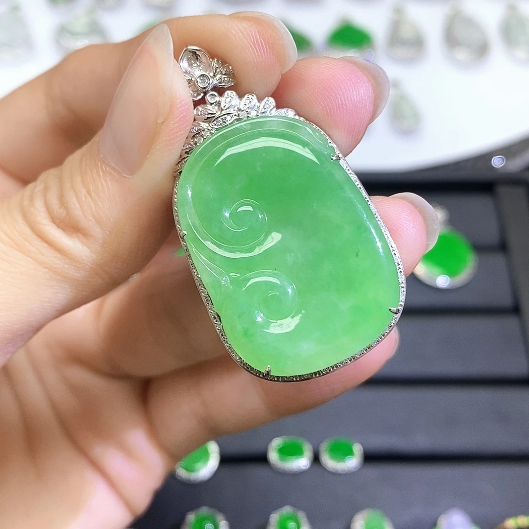 翡翠18K金镶嵌吊坠(不含链)