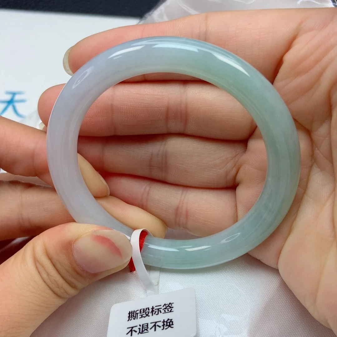 翡翠手镯未镶嵌51圈
