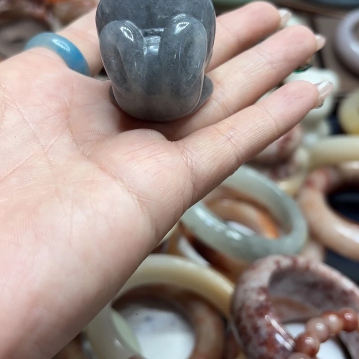 石英岩玉合金颈饰