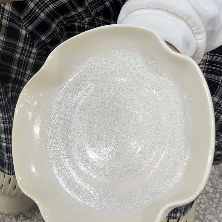 白陶泥珍珠釉海棠盘