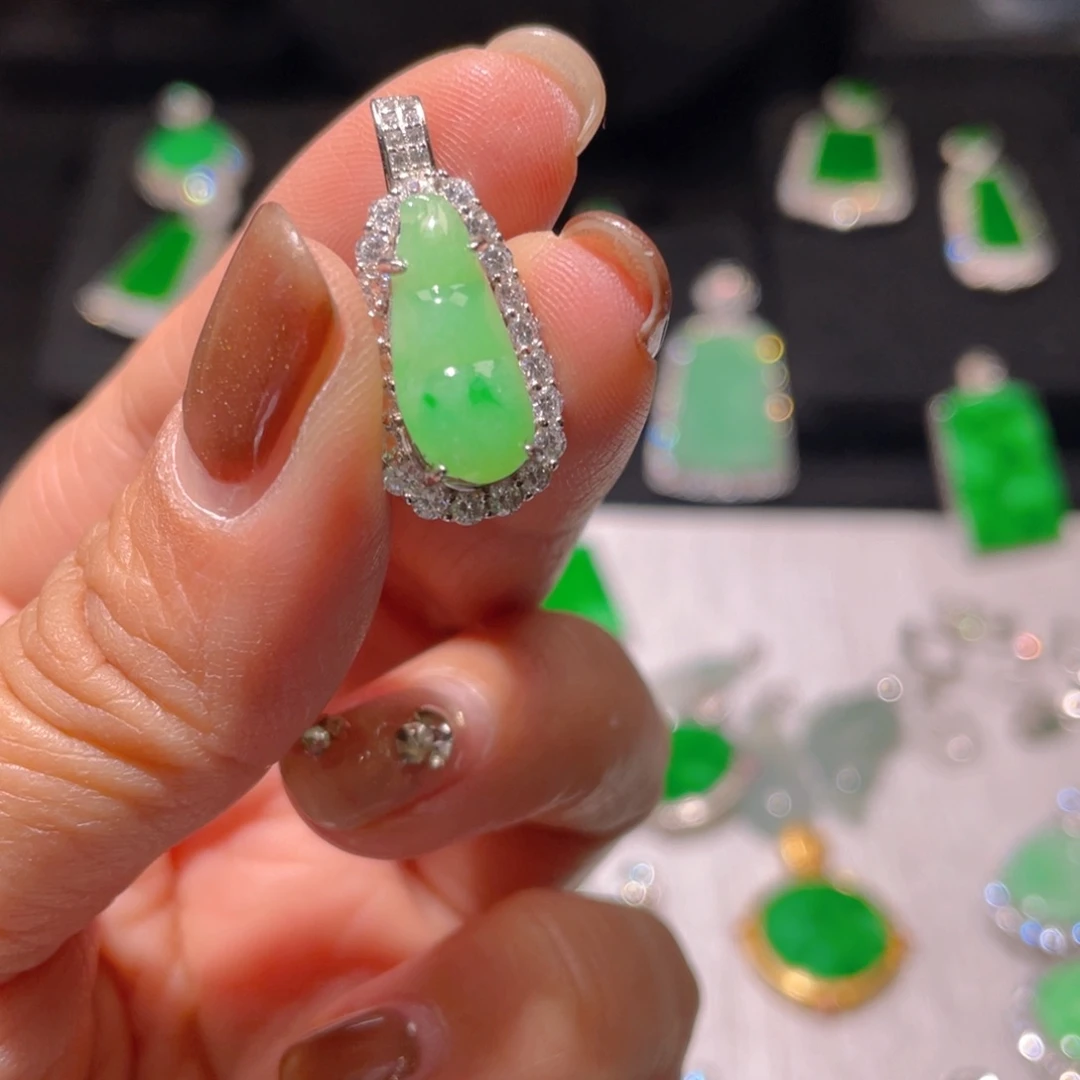 翡翠颈饰银S925镶嵌精品