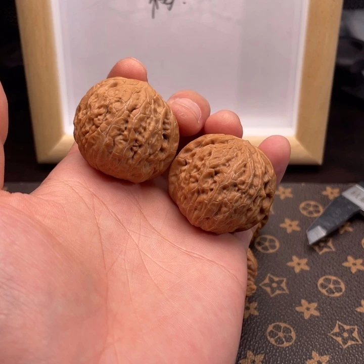 核桃铁锤文玩核桃