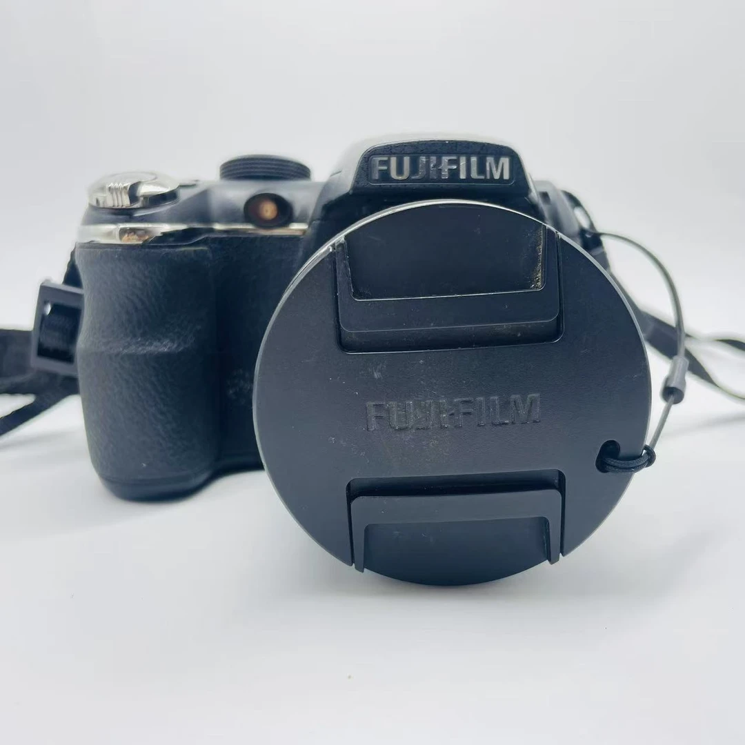 95新 Fujifilm/富士 S4000 1400万像素 30倍光学变焦（no退no换）