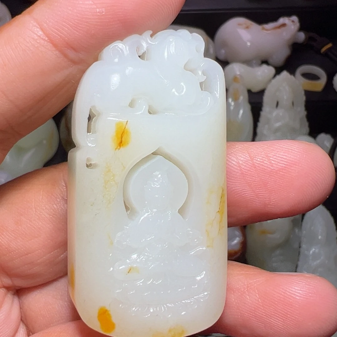 海***r和田玉未镶嵌颈饰