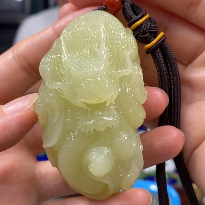 慕***风和田玉未镶嵌颈饰