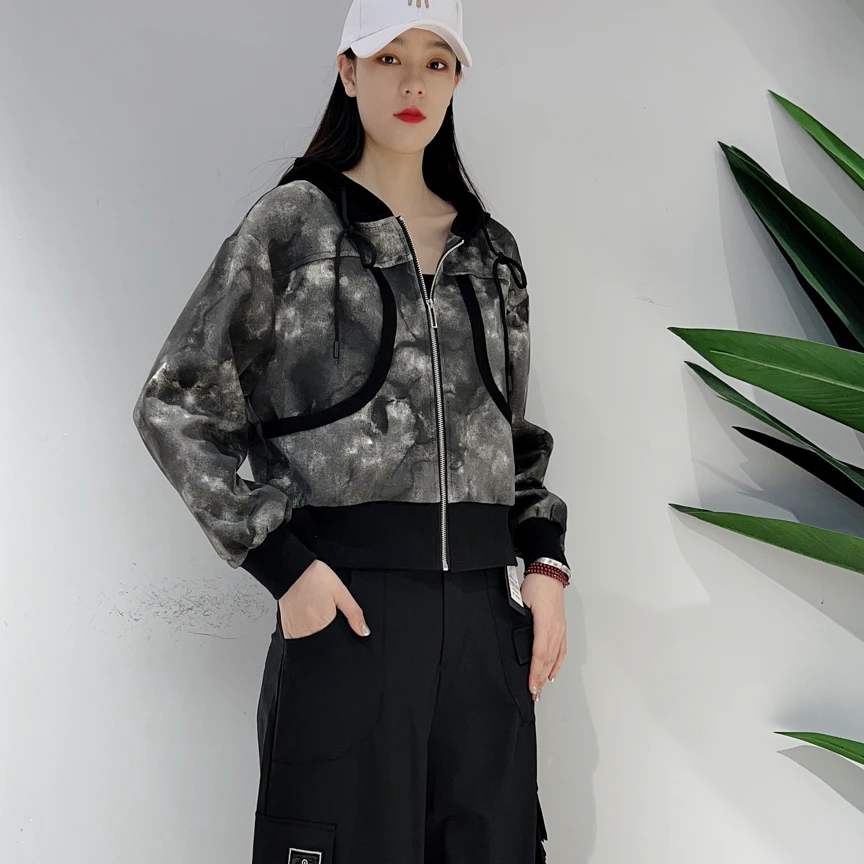 8610连帽韩版印花拼接短款秋季长袖女短外套休闲春秋运动