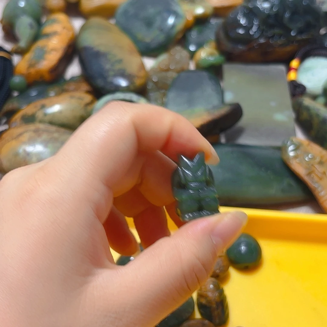 岫岩河磨玉（透闪石质玉）挂件未镶嵌用****6