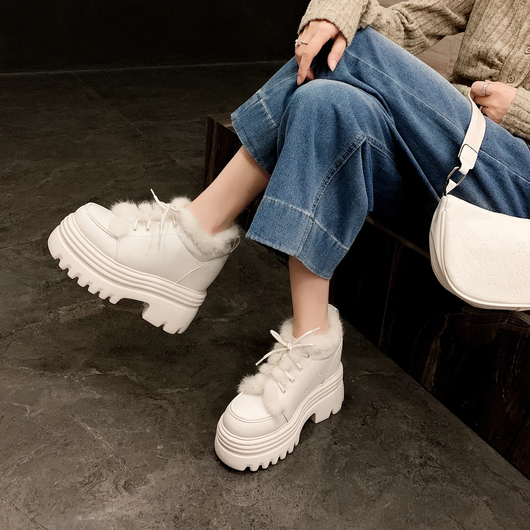 小个子厚底15cm增高系带真皮加厚雪地鞋女冬季白色内增高毛毛鞋
