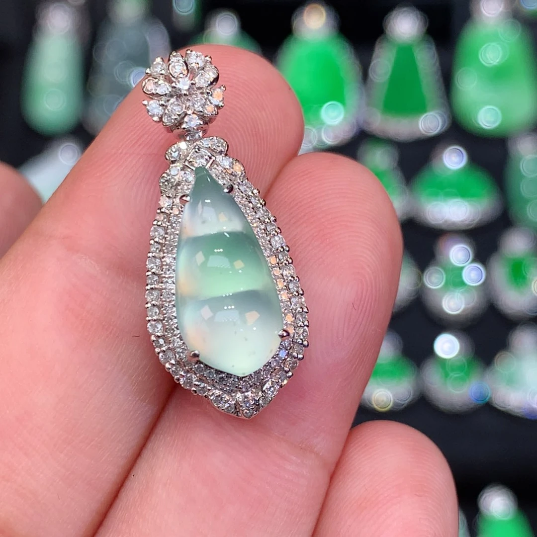 翡翠18K金镶嵌颈饰（收到货48小时鉴赏期）