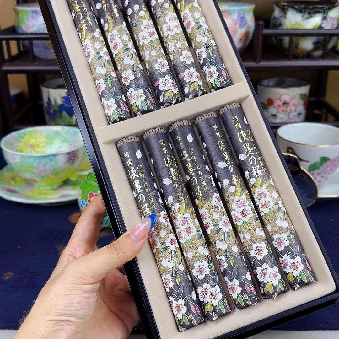 他家茶具瓷器真美！