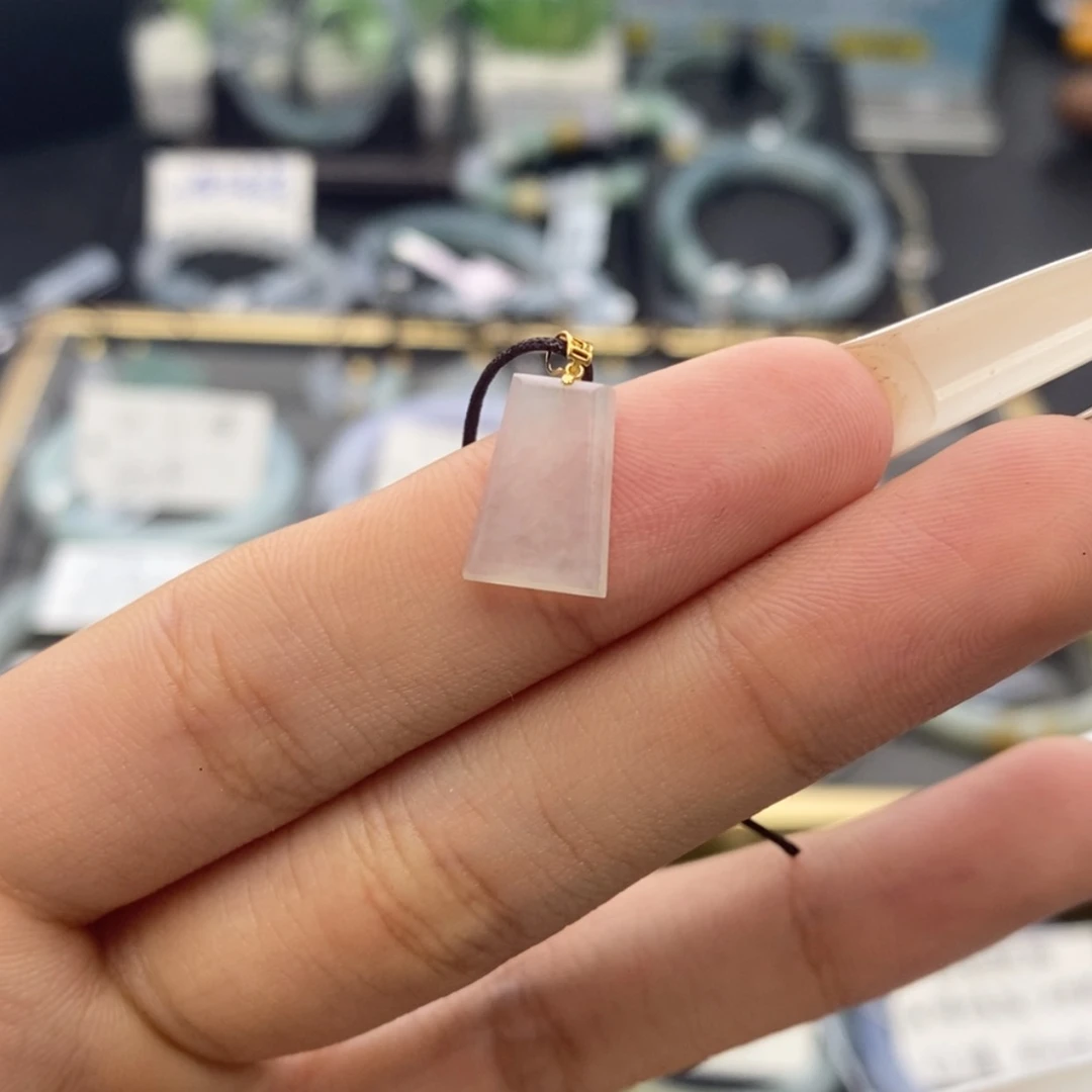 【闪购商品】颈饰18K金镶嵌翡翠