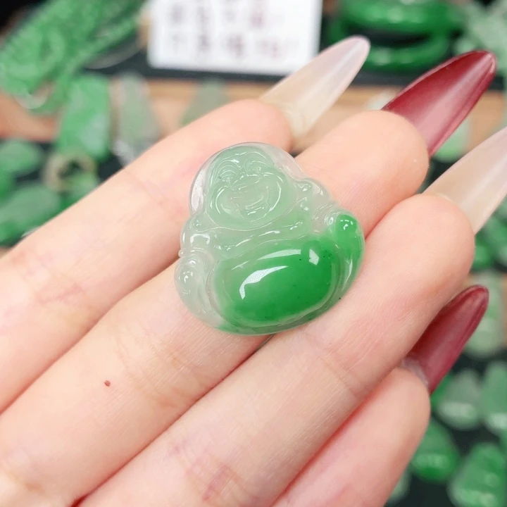 石英质玉（非洲翠）未镶嵌颈饰