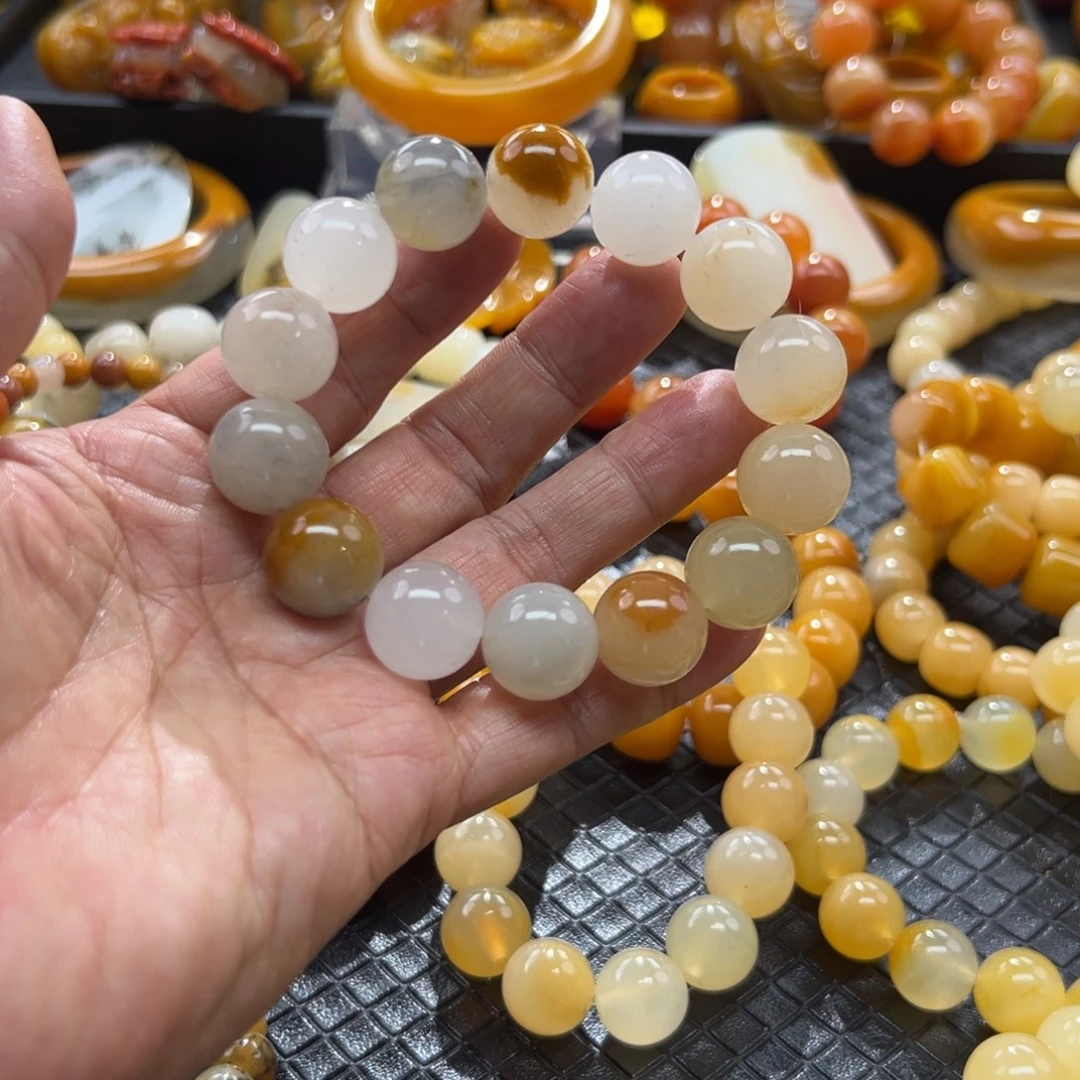 石英质玉未镶嵌颈饰