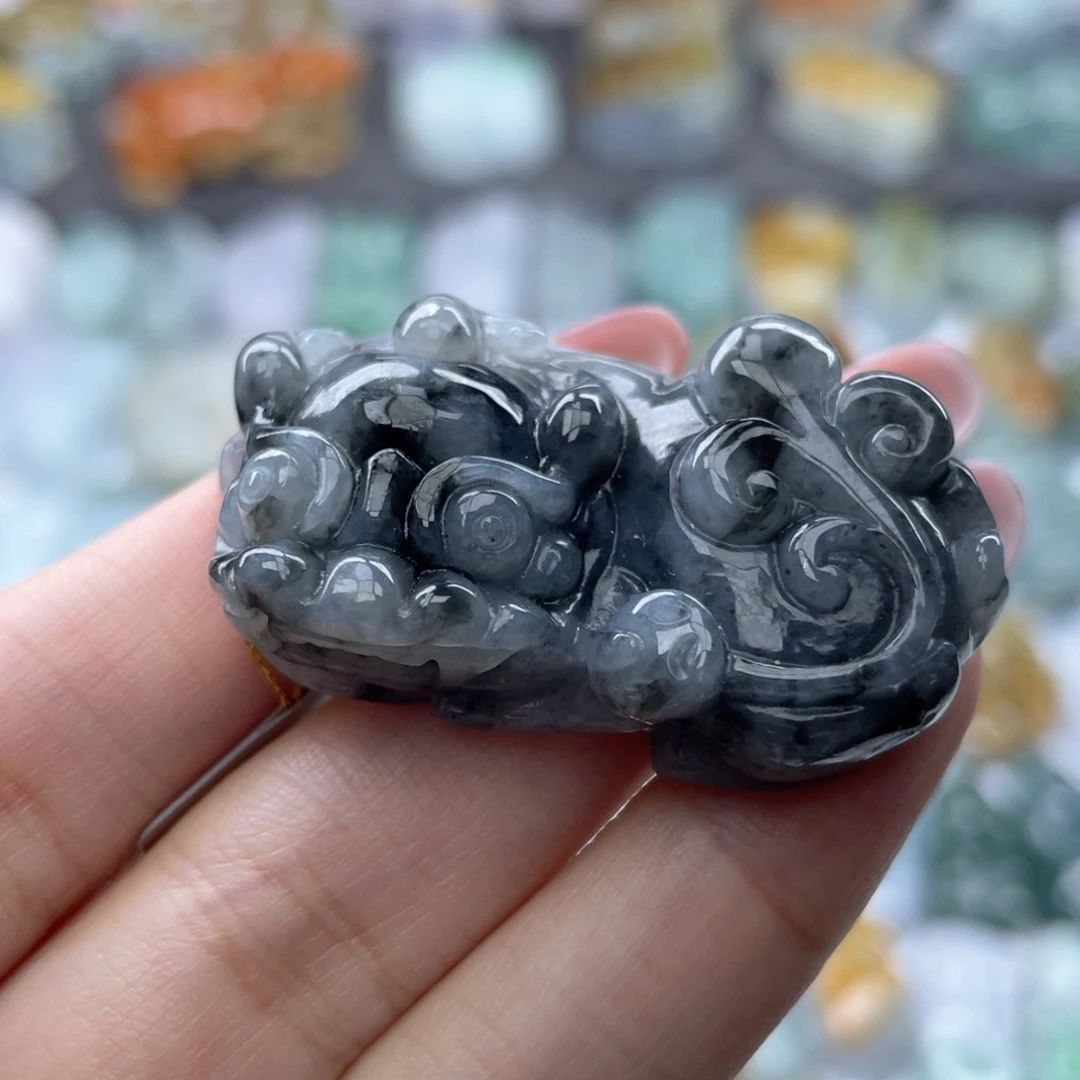 颈饰未镶嵌翡翠貔貅