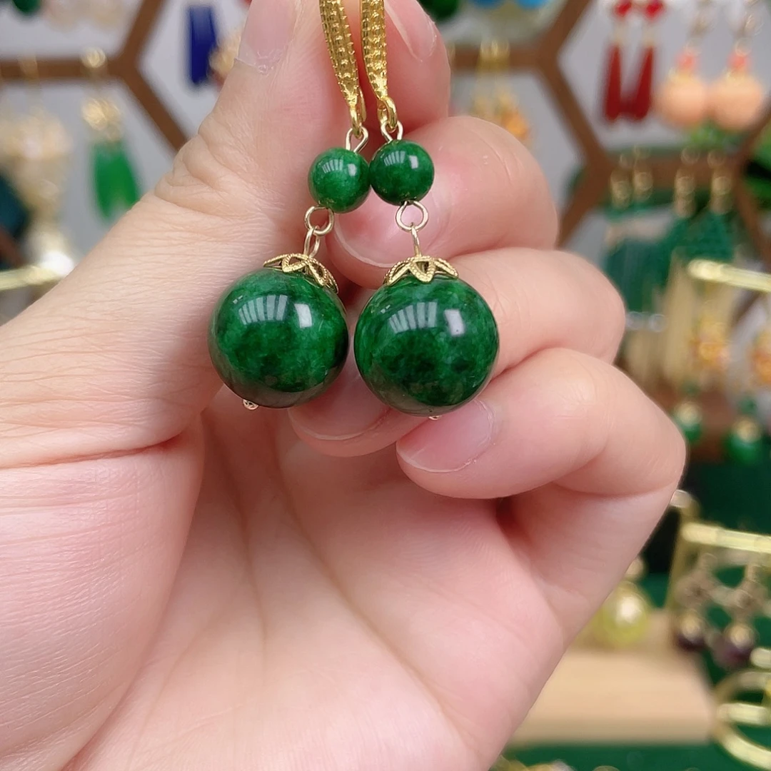 石英质玉合金耳饰