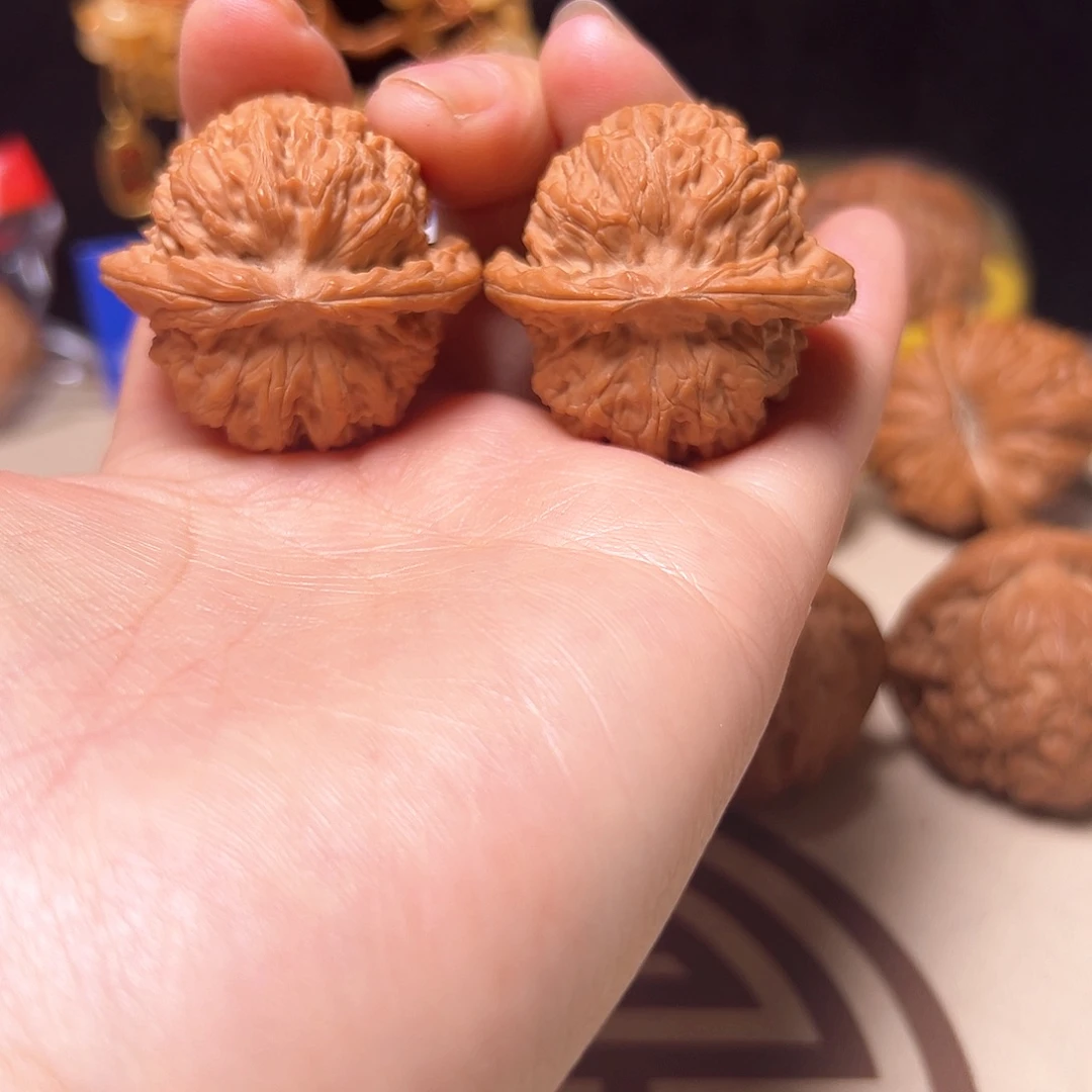 文玩核桃吊坠37第一矮全白茶