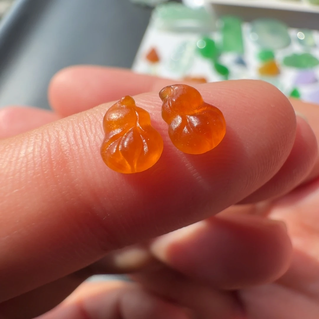 定制翡翠未镶嵌高冰红翡一对玉兰花可做戒指，提溜