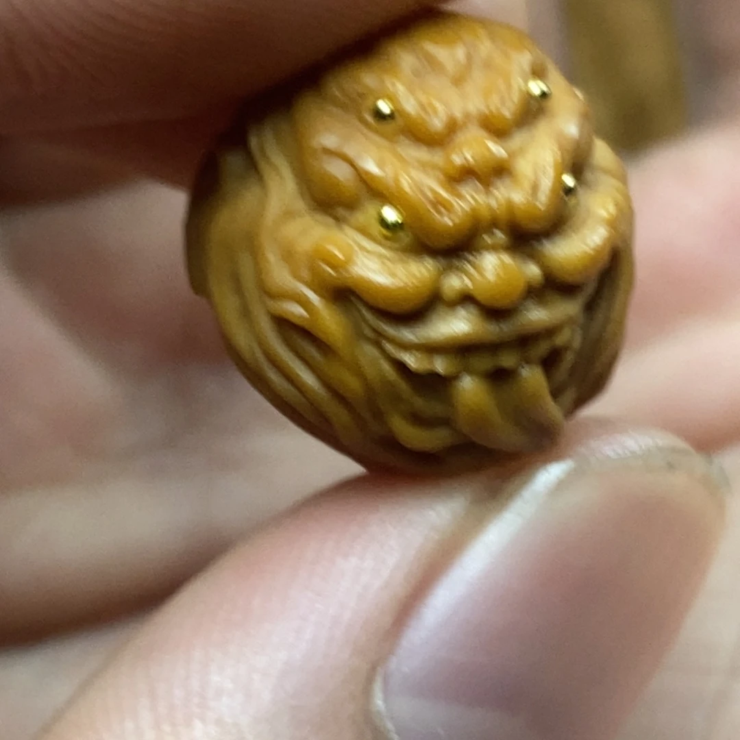 猴头核桃吊坠舔僧