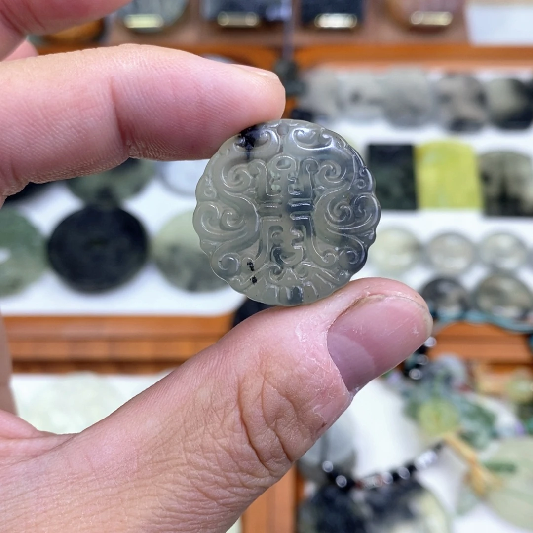 岫玉未镶嵌颈饰岫玉吊坠