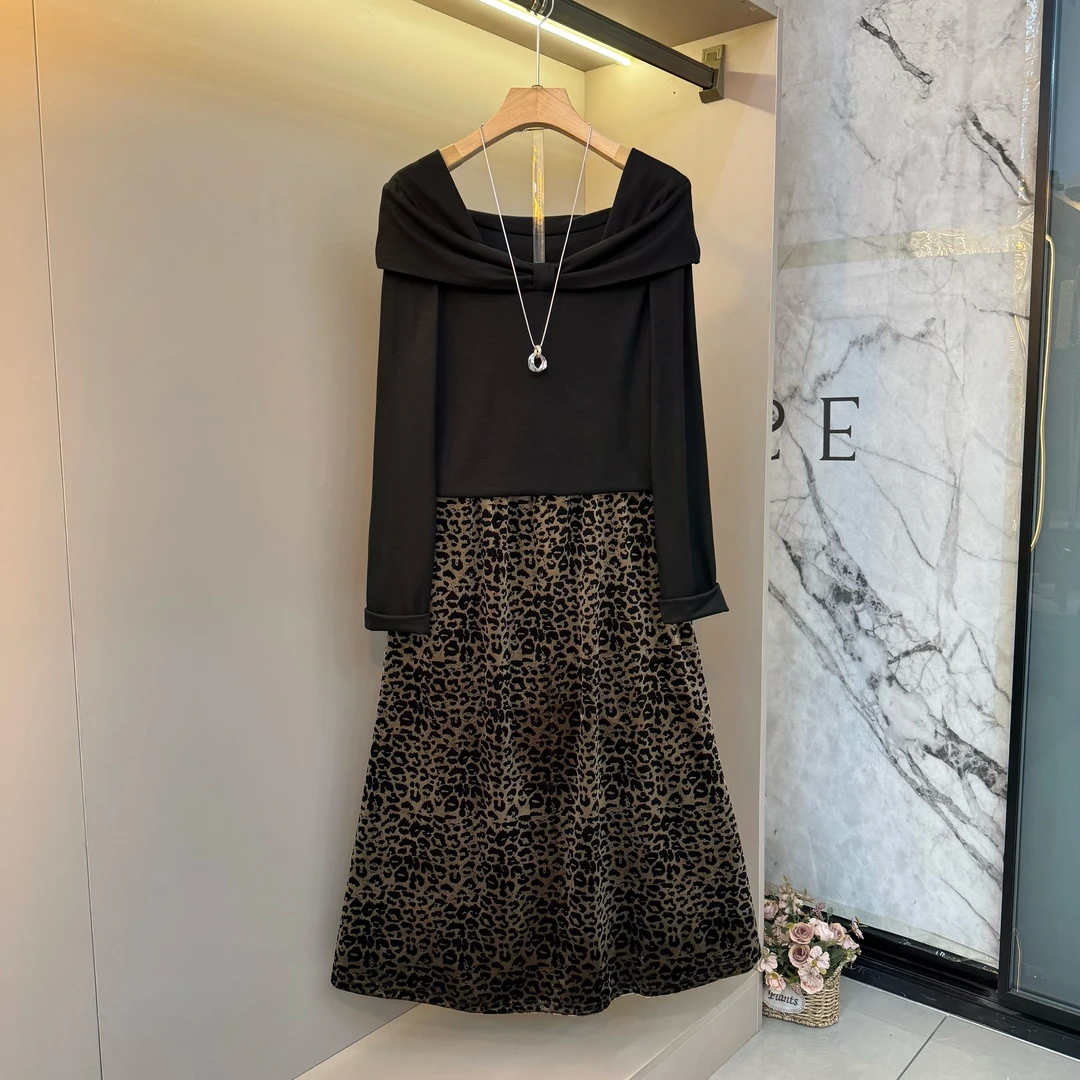 2025秋季新款高级感宽松时尚显瘦大u领上衣+豹纹半裙两件套5321