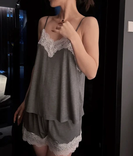 莫代尔睡衣女性感吊带九分裤纯色蕾丝带胸垫家居服