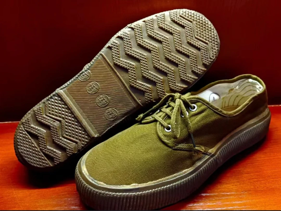 休闲鞋低帮软底男鞋女子见外包装板鞋通用帆布鞋男士