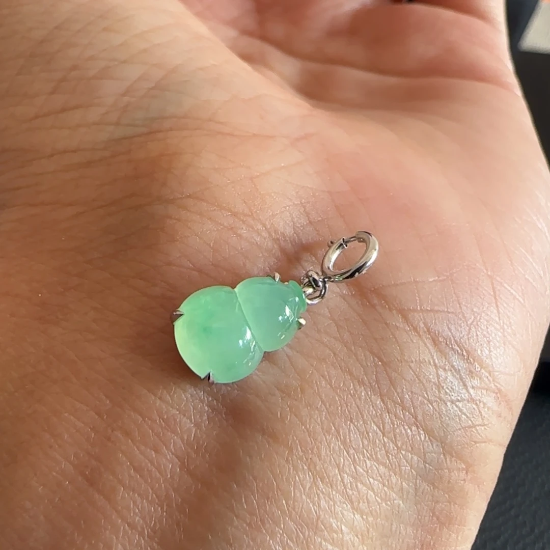 翡翠颈饰18K金镶嵌葫芦