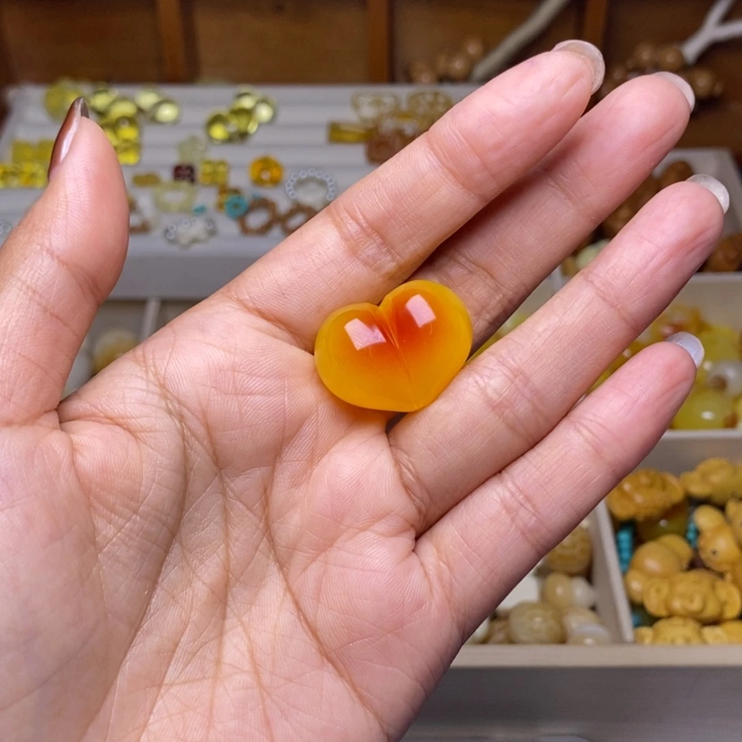 吊坠猴头核桃爱心