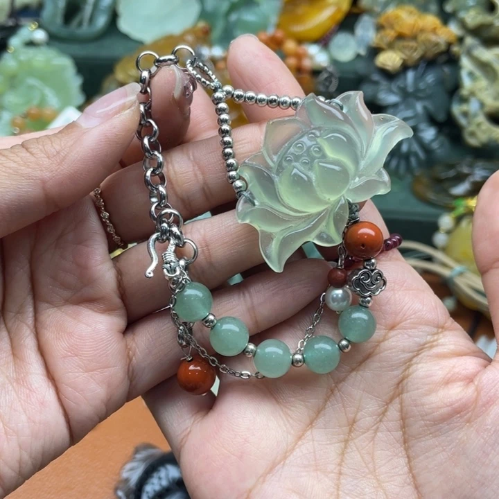 蛇纹石玉未镶嵌颈饰