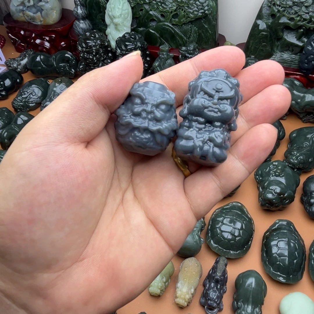 和田玉未镶嵌把件