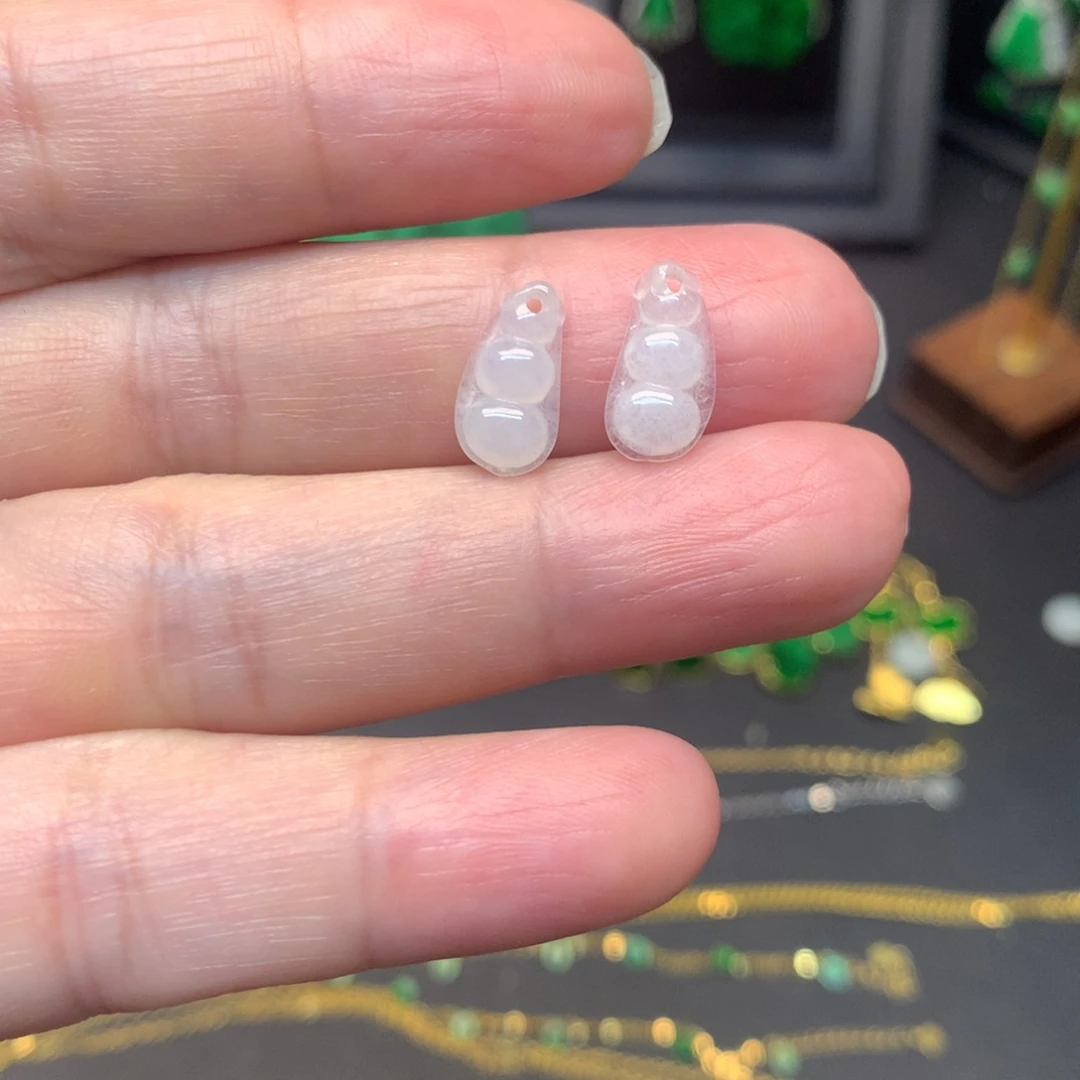 翡翠未镶嵌颈饰有纹裂