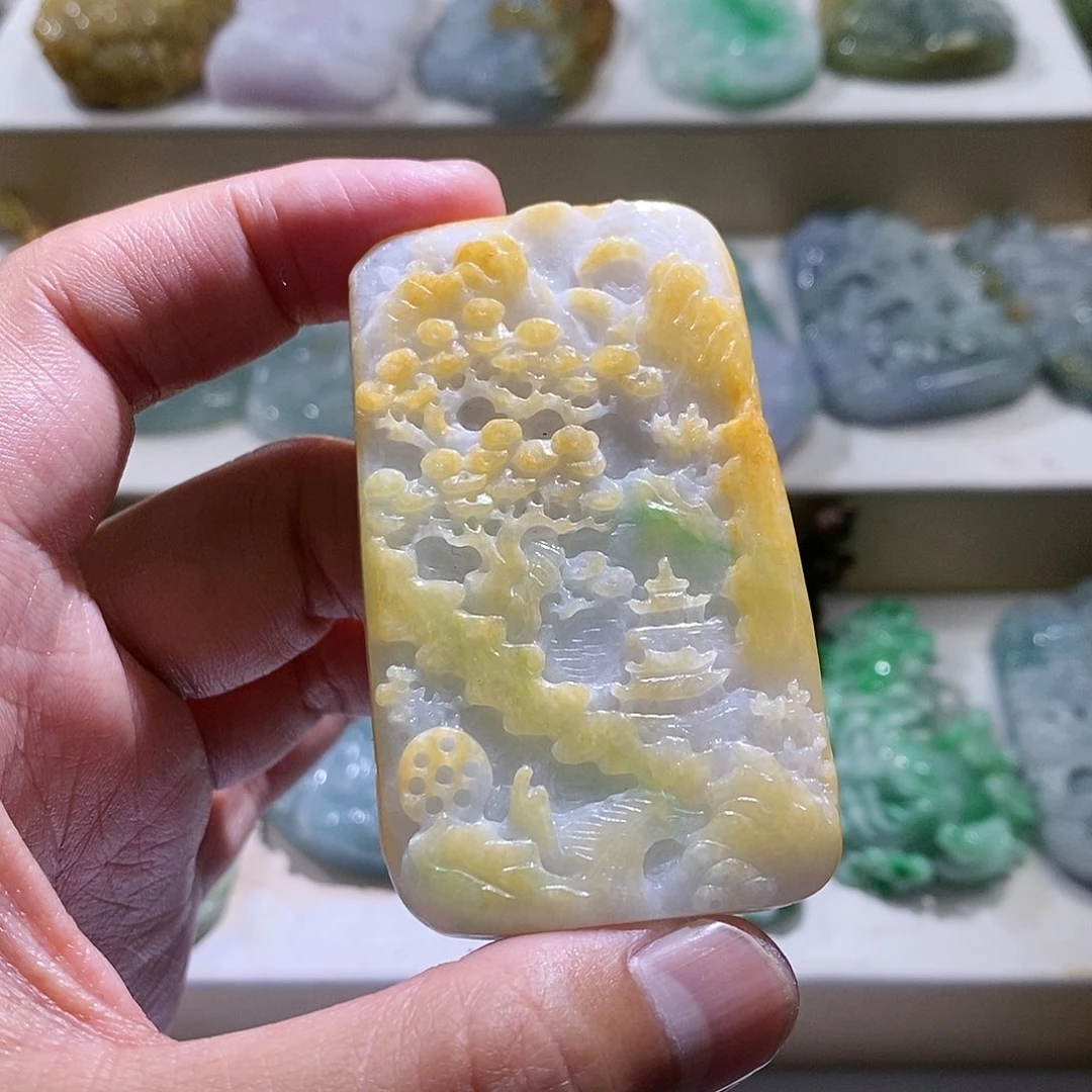 【闪购商品】翡翠颈饰未镶嵌山水