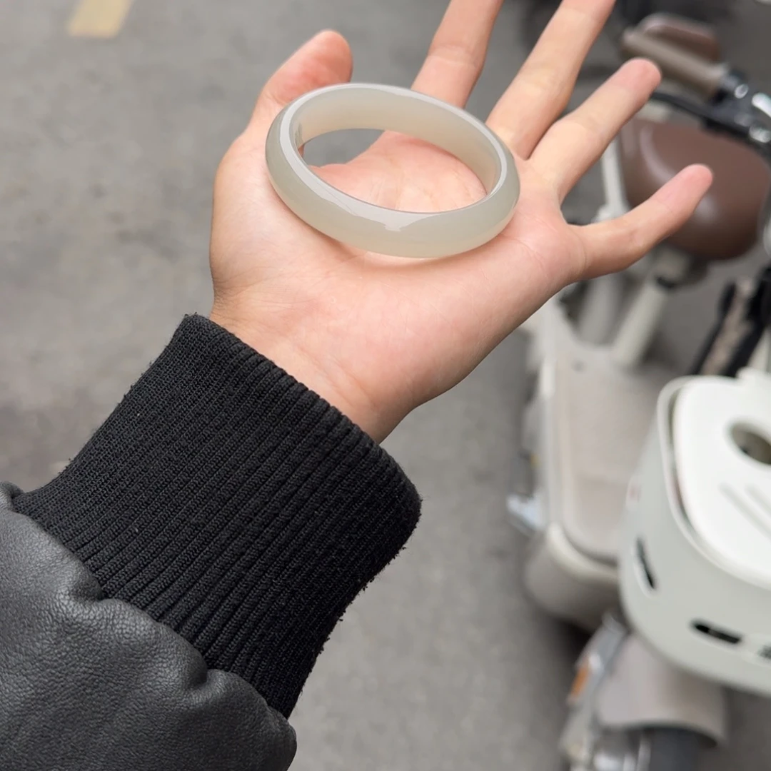 未镶嵌手镯石英岩玉《不退不换》