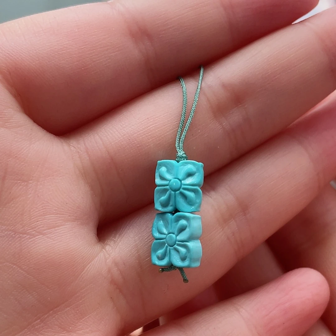 绿松石颈饰未镶嵌