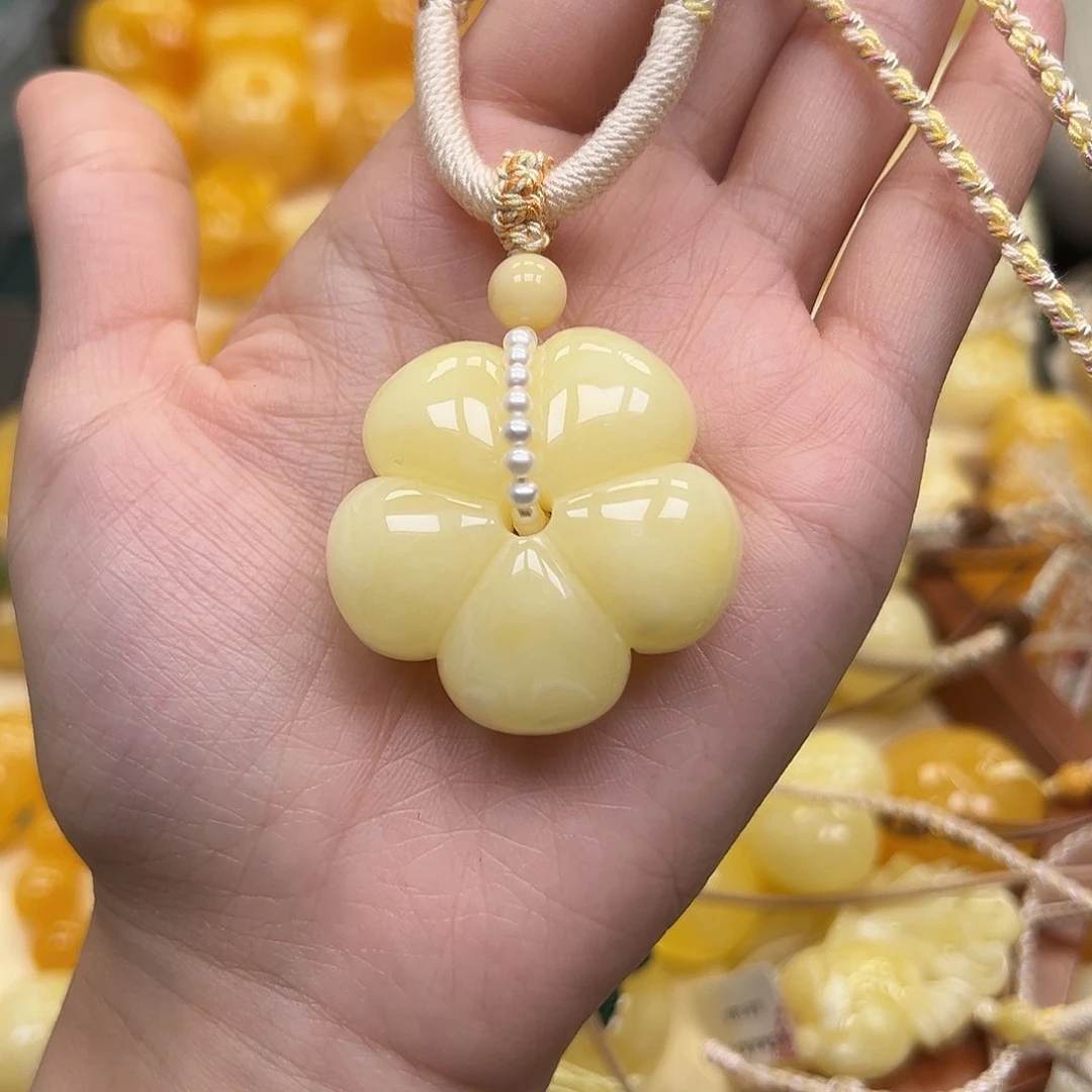 琥珀未镶嵌颈饰蜜蜡