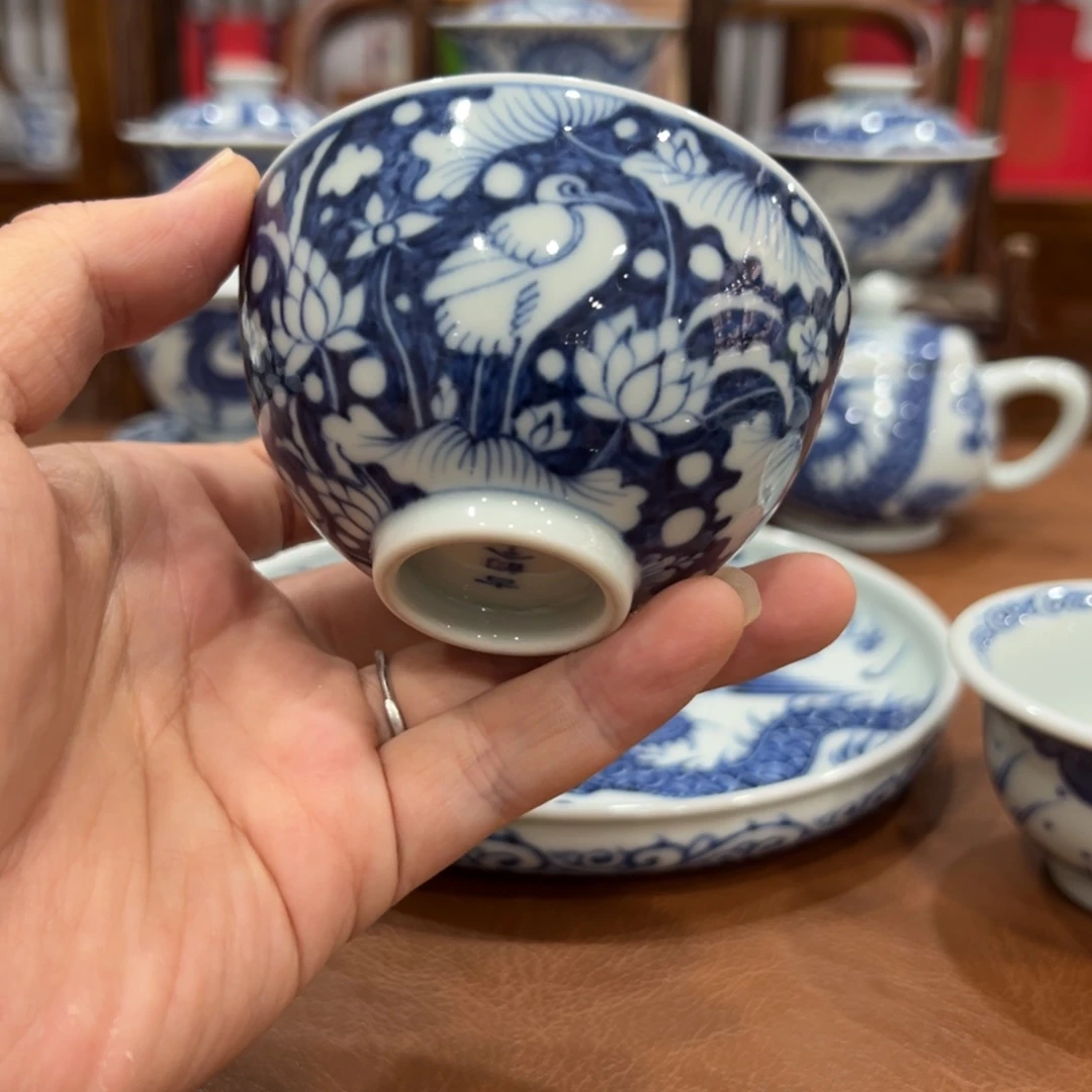 手绘青花一路主人杯