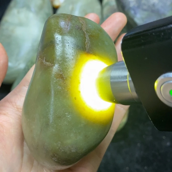 未镶嵌和田玉（糖玉）挂件
