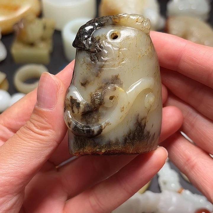 缘***金和田玉未镶嵌把件