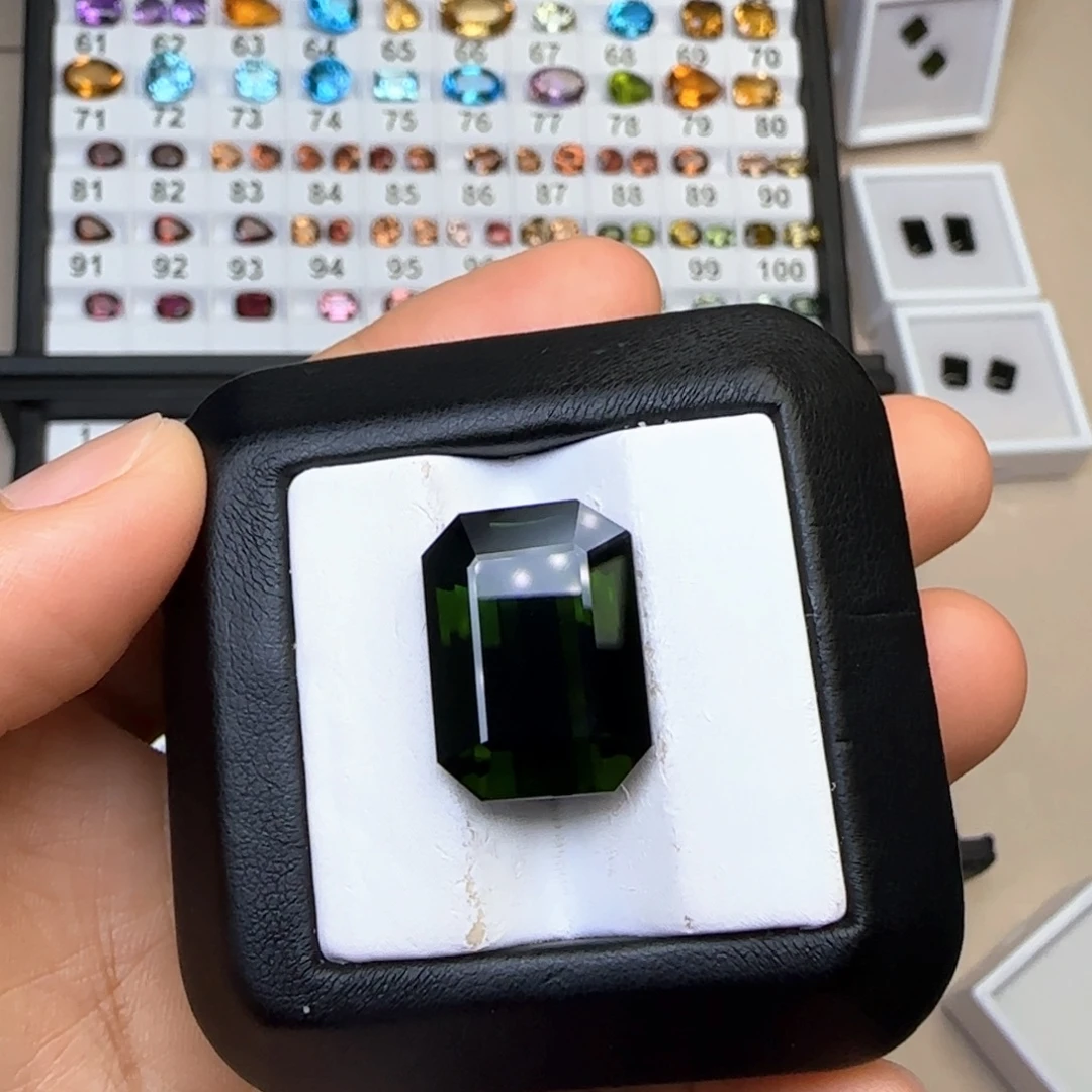 碧玺珠宝半成品未镶嵌天然18.29克拉