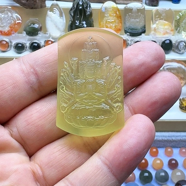 水晶吊坠(赠链)未镶嵌夜*央