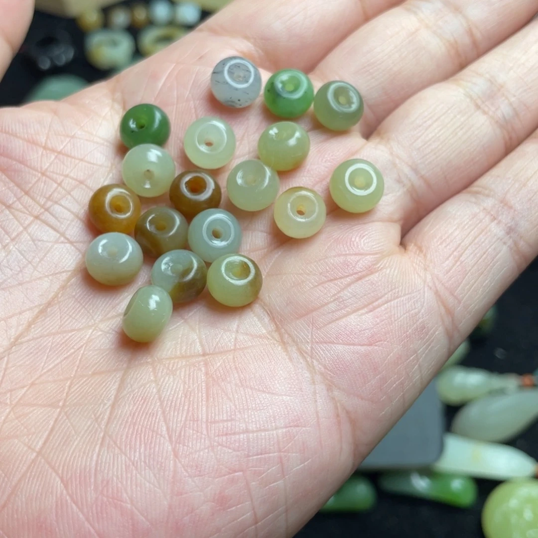 和田玉未镶嵌挂件ᥫ****᭡