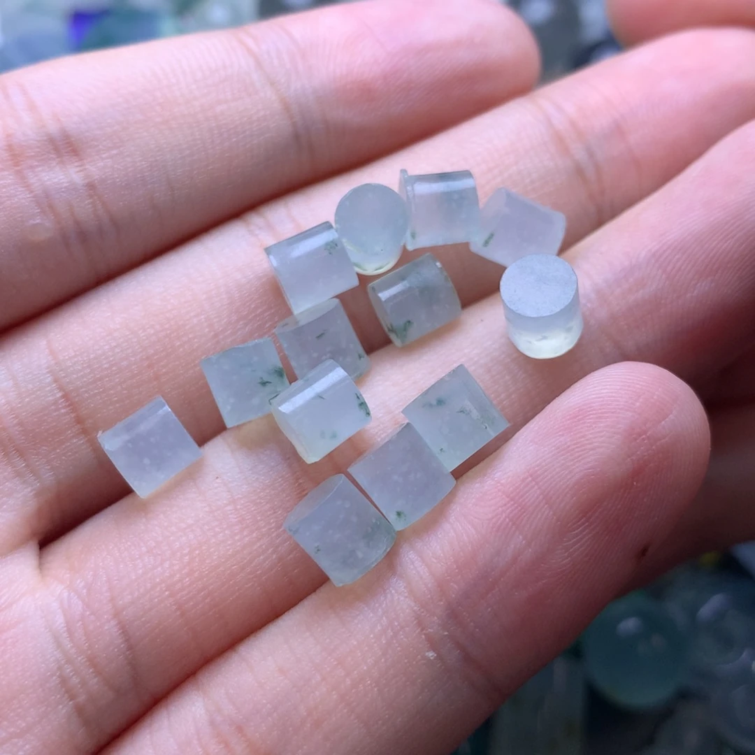 定制翡翠未镶嵌挂件