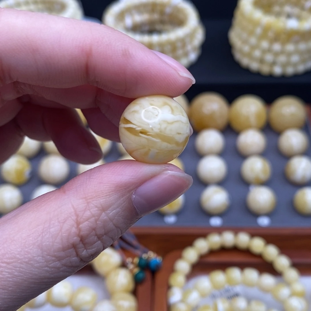 e****蜜蜡未镶嵌珠宝奇石