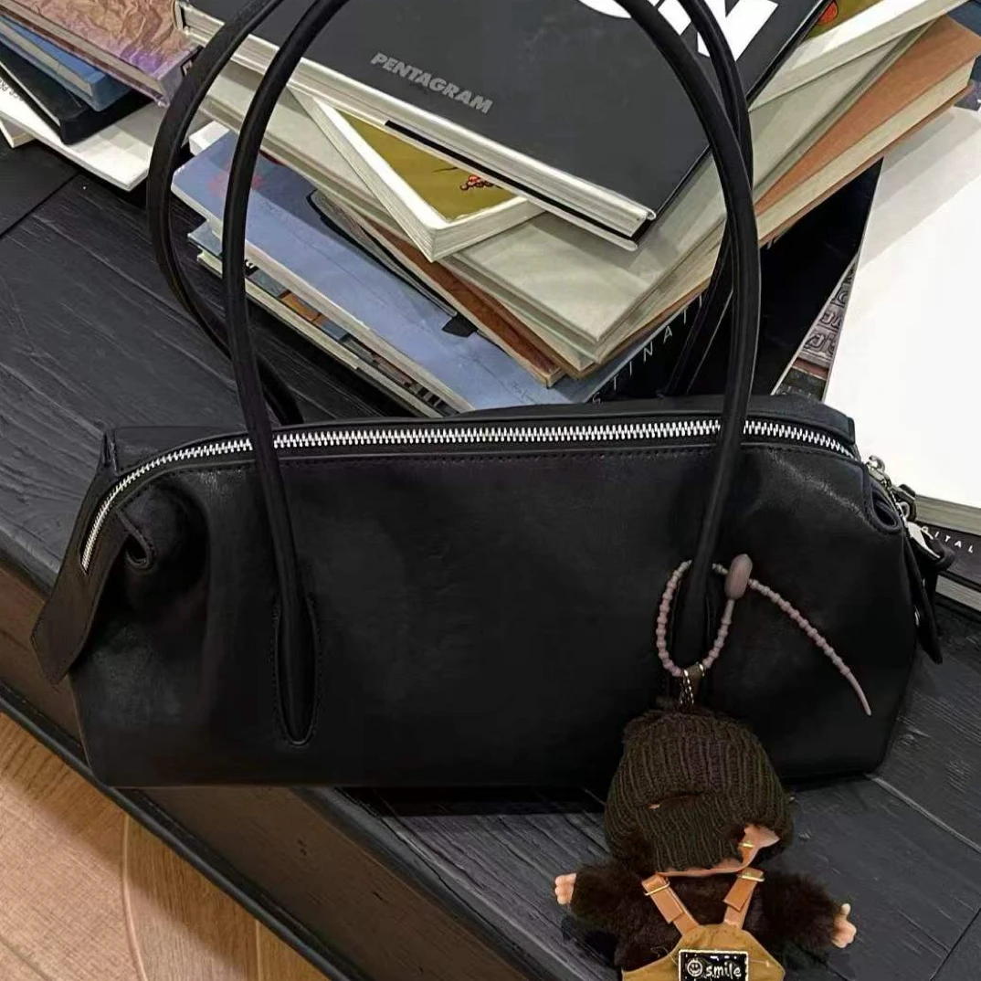 拉链油蜡皮枕头包大容量复古高级感秋冬时尚气质通勤单肩包