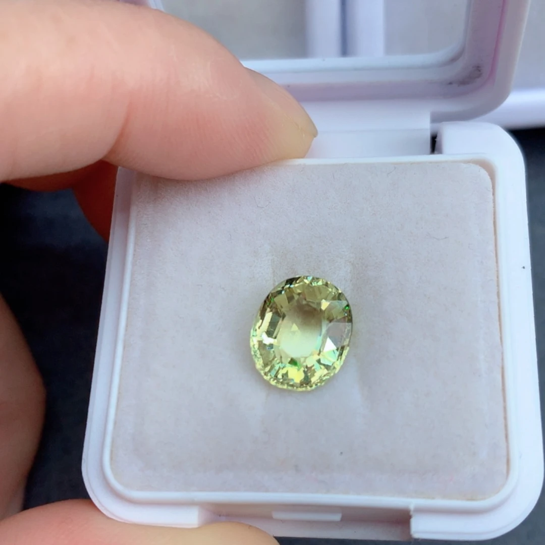 碧玺3.8克拉裸石未镶嵌