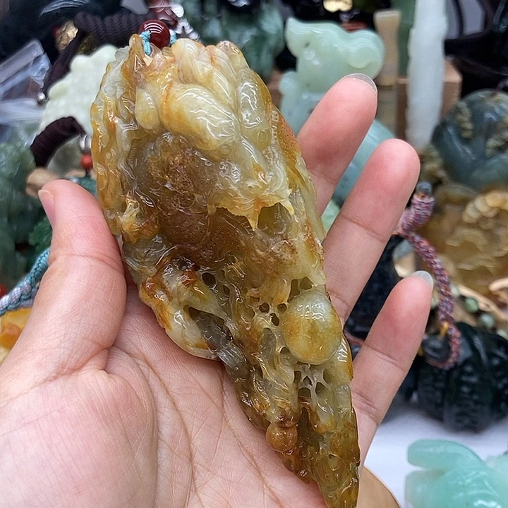 岫玉未镶嵌手把件