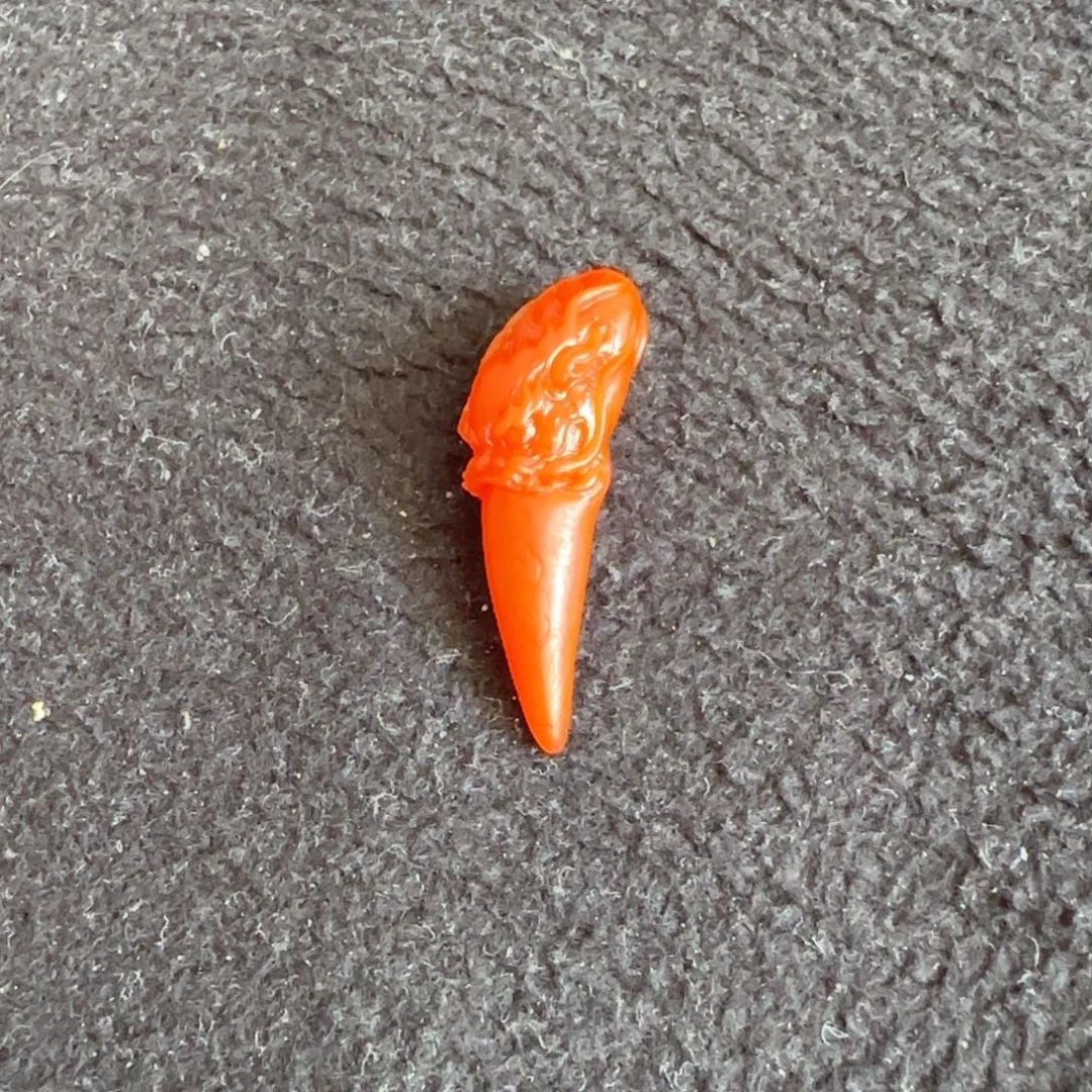 小***神南红玛瑙未镶嵌雕件雕件龙牙