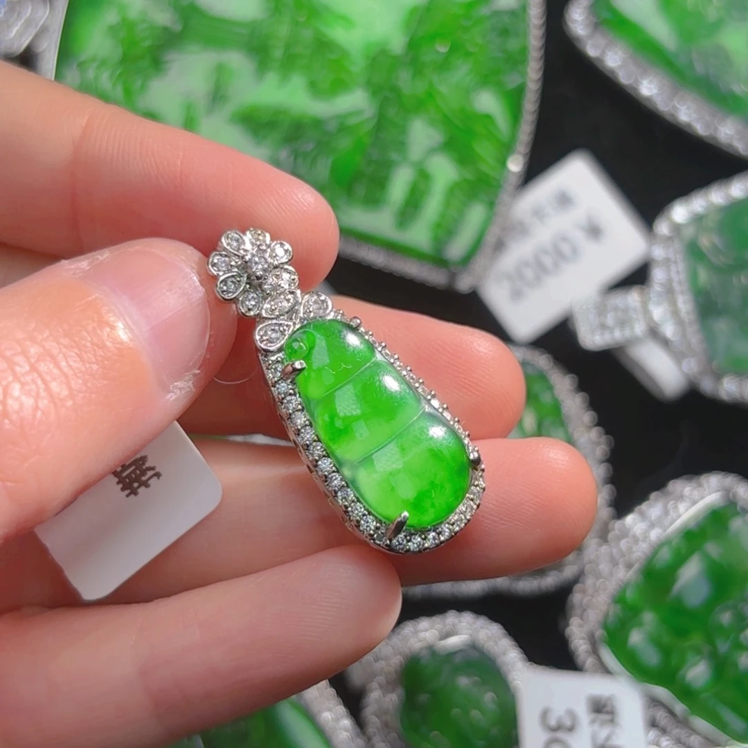 翡翠颈饰未镶嵌豆子